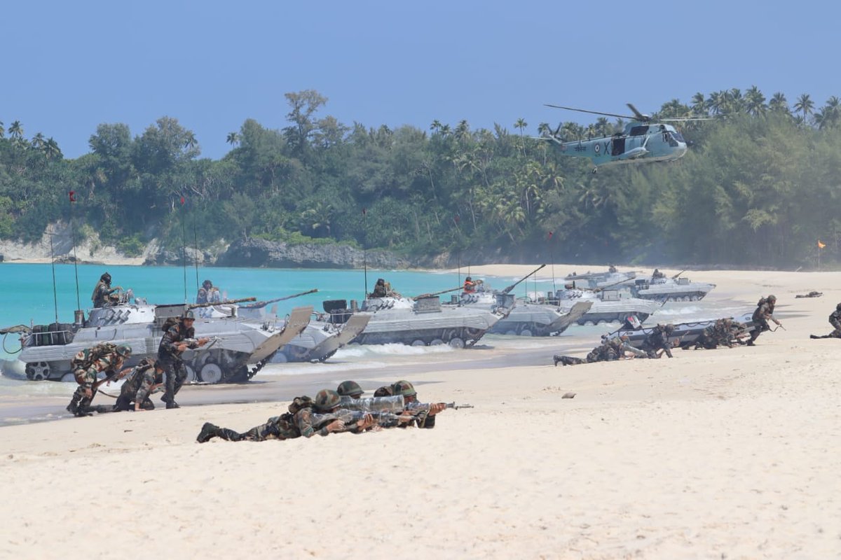 indiannavy's tweet photo. #Epitome of Jointness - Assault phase of #AmphibiousOps where the Land Power is projected on to the shores from the Sea.
Glimpses of #AssaultPhase during the ongoing #AMPHEX-21 off Andaman & Nicobar Islands.
#NoBeachtooHard
#NoShoretooFar https://t.co/QfKWiXoGF2