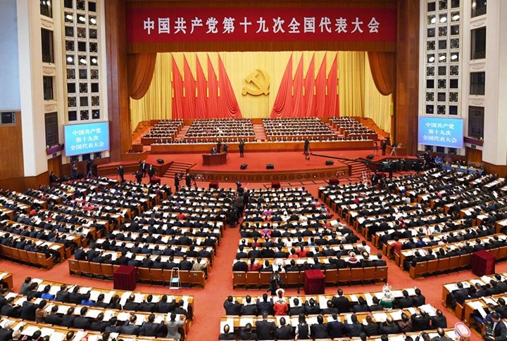 In Year 4 a draft is submitted to the People’s Congress for approval. In Year 5 all provinces refine their portions, and the central government aggregates into a master plan, which is then submitted to the next Congress. （8/N）