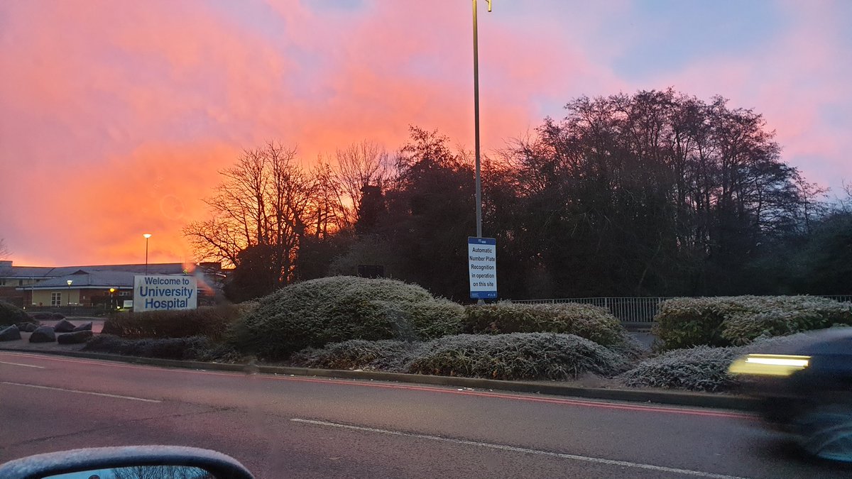 Gasman21Ro's tweet photo. @nhsuhcw There is beauty, light and hope at work ! https://t.co/8c9BKstcxC