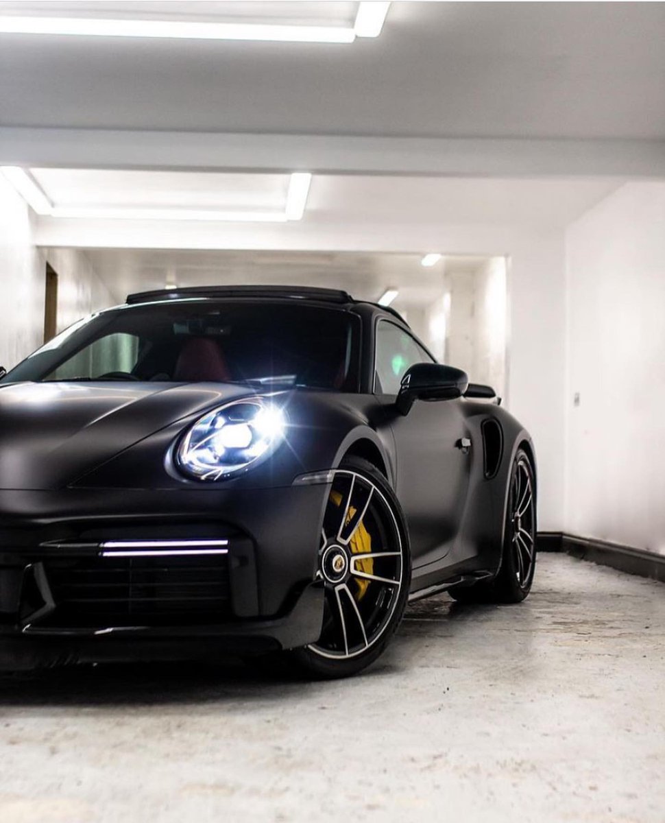 carpxrnpicx's tweet photo. 992 Turbo S https://t.co/cIWUEg3c3V
