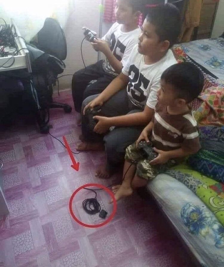 aimanyangkisah_'s tweet photo. Yang pernah buat dah minta maaf belum kat adik-adik korang? 😌 https://t.co/HcoFbeeb9u