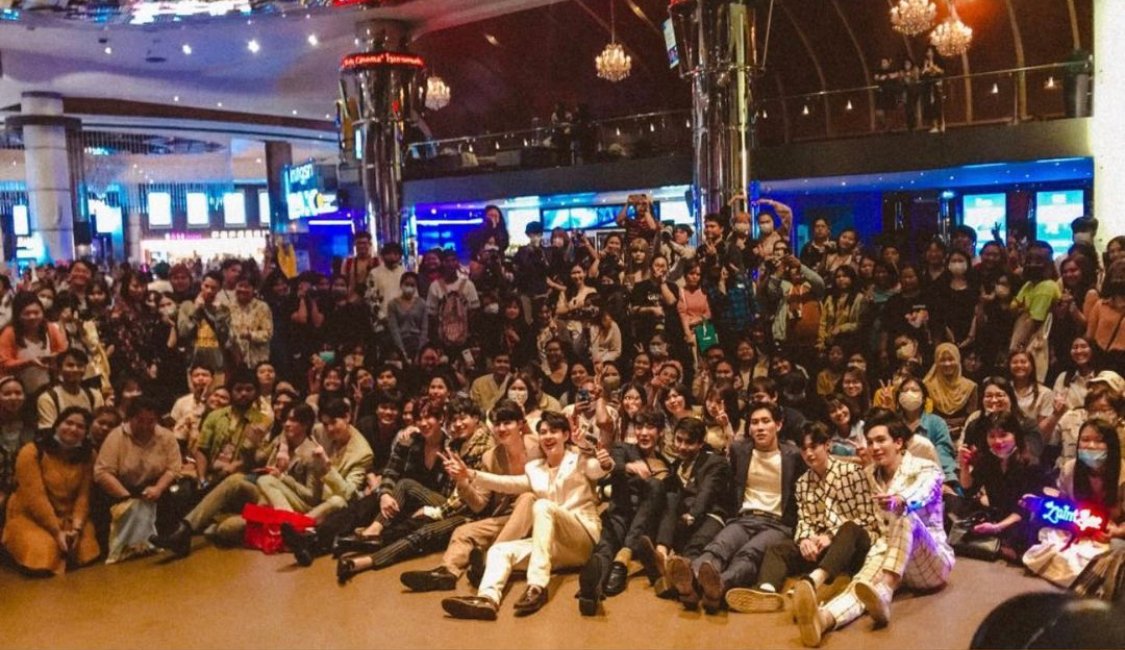 SuttinMore's tweet photo. One Year. Damn. Now, we all know WHY R U isn't perfect, but through its technical (and not) difficulties it still managed to bring happiness. In the smack of lockdown it made me look forward to 6pm every Friday, it also made being on Twitter so exciting and fun+
#HappyWhyruDay https://t.co/6Ttifhahql