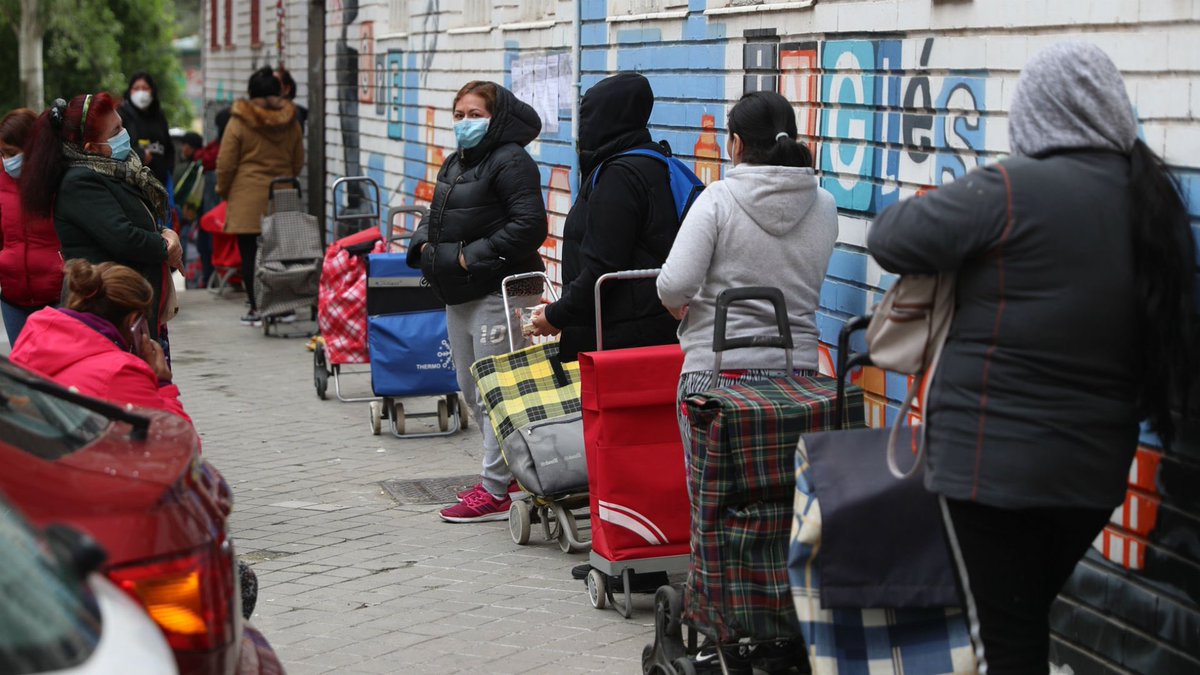 vox_es's tweet photo. Sí, se lo habéis dado todo, sobre todo a:

➡️ Más de 80.000 muertos.
➡️ 3,8 millones de parados.
➡️ 750.000 ERTES, muchos sin cobrar.
➡️ Más de 100.000 empresas cerradas para siempre.
➡️ La hostelería desmantelada casi por completo...

Lo pagaréis caro. https://t.co/duBjjlyeUY