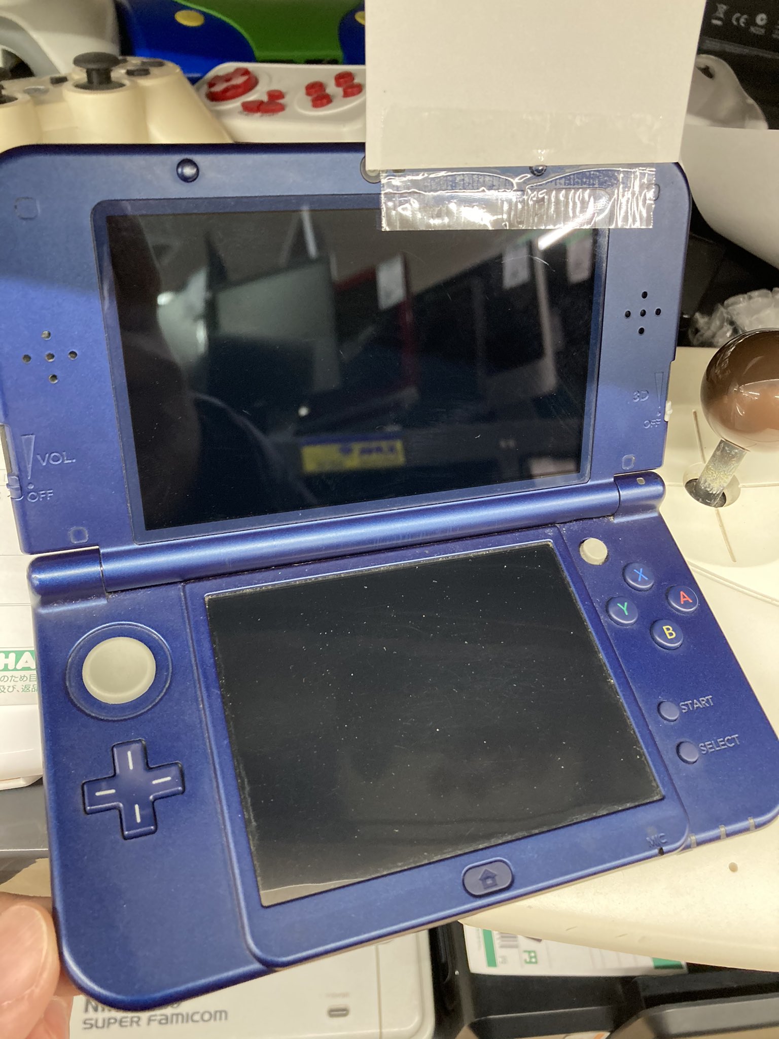 Nam 5 ハドフ ジャンクnew3dsllを1500円で発見 外側はメタリックブルー特有の塗装剥がれが少々 内側は画面傷無しで綺麗 ソフト を読込不可だけど迷わず購入 帰って 端子部に接点復活剤を吹いたソフトを何度も抜き差しして読み込むようになった 以前も Nam 5 ハドフ ジャンクnew3dsllを1500円で発見 外側はメタリックブルー特有の塗装剥がれが少々 内側は画面傷無しで綺麗 ソフト を読込不可だけど迷わず購入 帰って 端子部に接点復活剤を吹いたソフトを何度も抜き差しして読み込むようになった 以前も