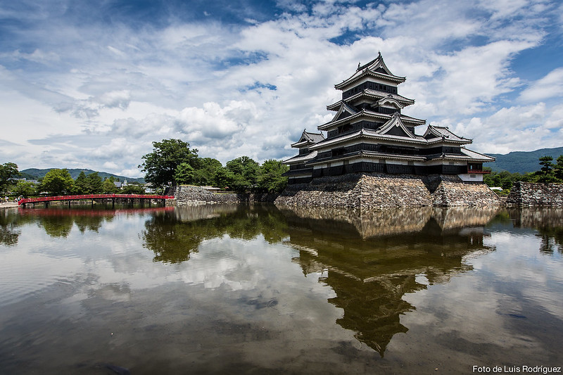 Japonismo's tweet photo. Si estás buscando inspiración para armar tu próximo itinerario por Japón, ¿qué tal añadir en tu ruta al menos uno de los 12 castillos originales del periodo Edo? Te contamos cuáles son y dónde están: https://t.co/31F3ZYC1We https://t.co/Z4yHmm058H