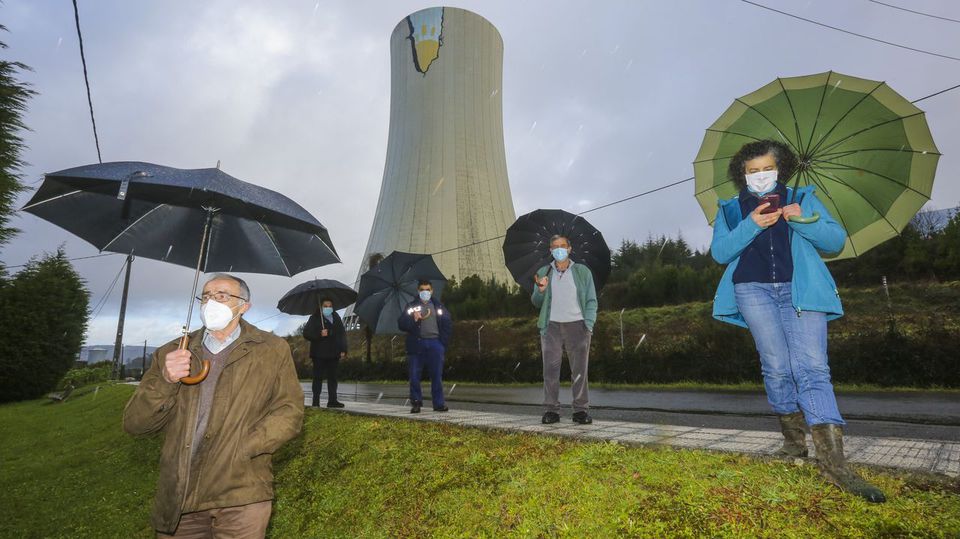 vozcarballo's tweet photo. «Xa sufrimos bastante cos corenta anos da térmica» https://t.co/MrnAZ6ujeB https://t.co/iQV1hvfCUT