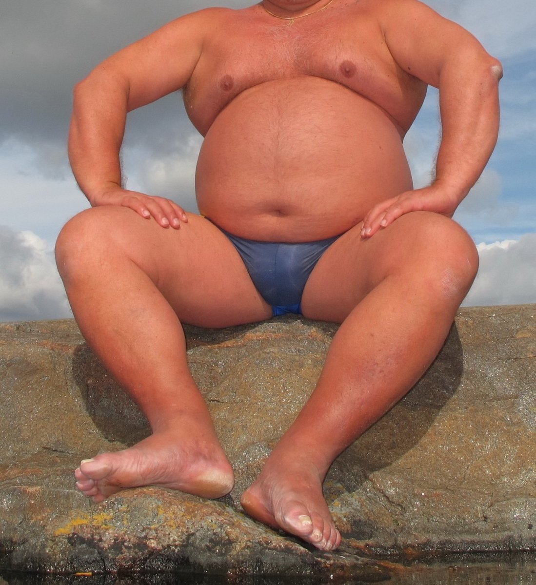 mania_feet's tweet photo. Mio Zio e i suoi piedoni, vi piacciono? 
#chubbyfeet #bearfeet #gayfeet #slavefeet #footmaster #footsubbys #bearmaster #feetsoles #feet #master #bear #mature #slavegay #gay https://t.co/t2Y4y7ADB7