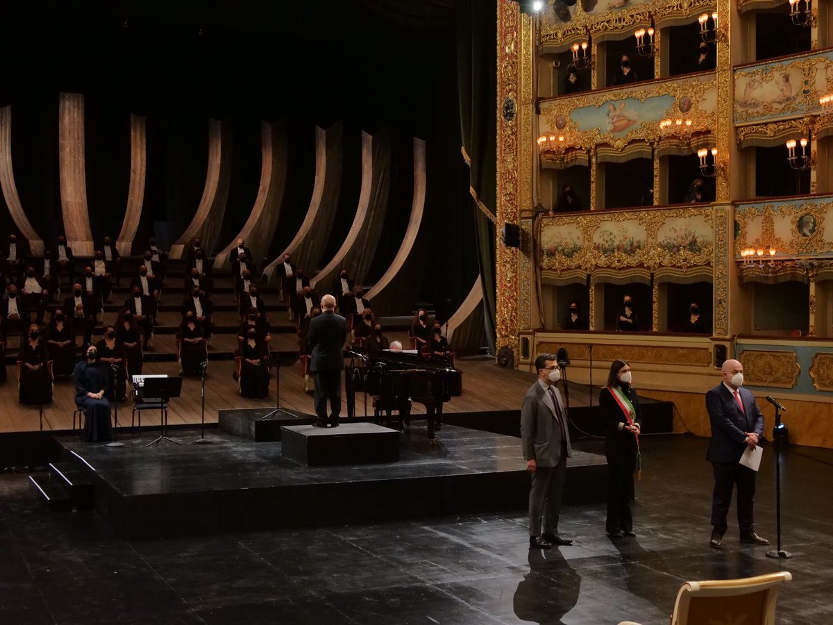 comunevenezia's tweet photo. #GiornodellaMemoria2021

Al Teatro La Fenice si è aperta la Cerimonia cittadina con il messaggio del sindaco @LuigiBrugnaro 

➡️  Presente la presidente del Consiglio comunale @lindagiovi 

Diretta streaming sul sito e Youtube del @teatrolafenice https://t.co/VW1jcf4b9P