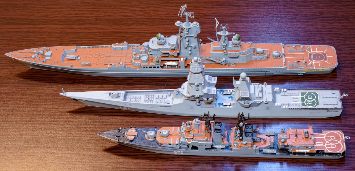 十月工廠 Twitterren 冷戦初期の56k型駆逐艦 連装対空ロケット１基装備 と型原子力駆逐艦 70年で駆逐艦はこれだけ大型化するのか それについては ソ連 ロシア海軍での駆逐艦 艦隊水雷艇 Eskadrennyj Minonosec Esminec とはなんぞやについて考える必要が