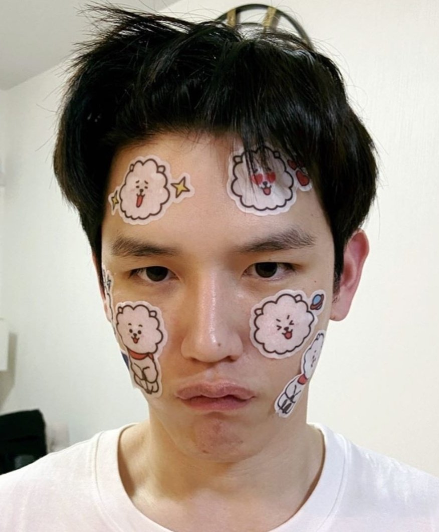 Newgun babies pouting