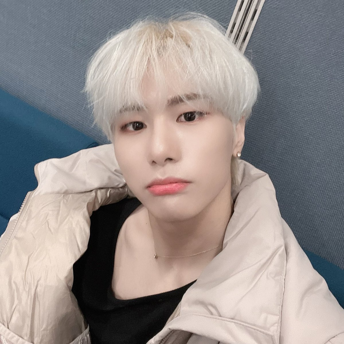 NewWorld_VICTON's tweet photo. [#승식 ]😊💙💛☺️ https://t.co/CeraqsD6Uo