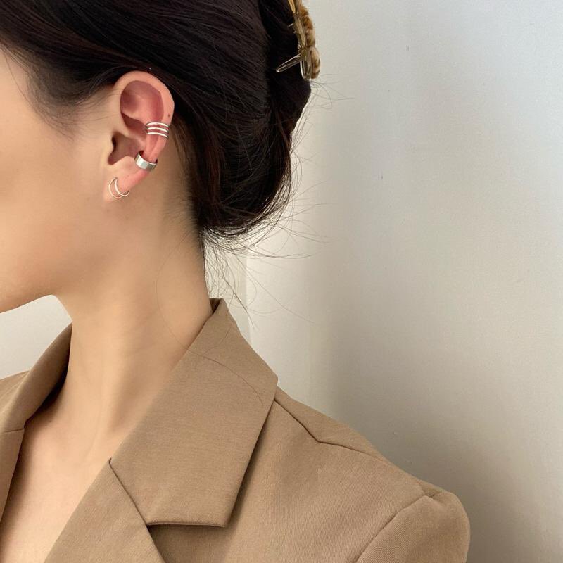 Ear cuffsPRICE: 1,500 for a pair.Available in gold & silver. Kindly retweet. Send a dm to order.