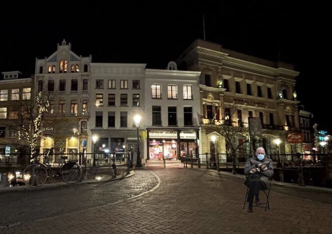 #Avondklok in #Utrecht - #BernieSanders (Nb gemonteerd in foto van #RTVUtrecht)
