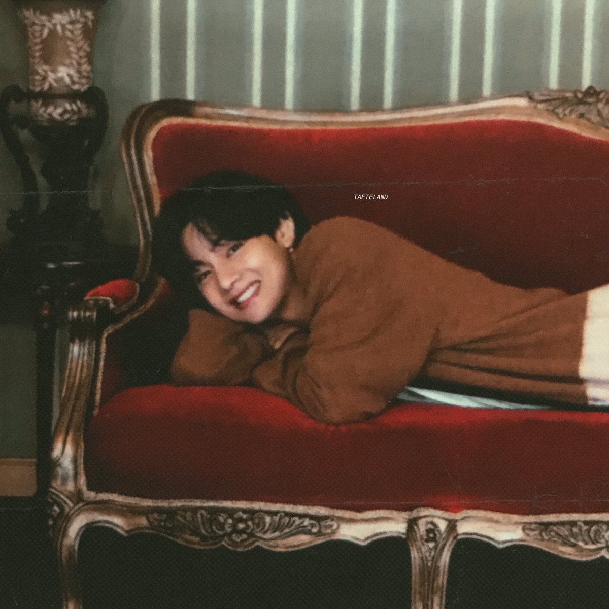 ͏      ͏͏ ~KIM TAEHYUNG AS EYESHADOWS ~~     an aesthetic ~~~a thread to must see~