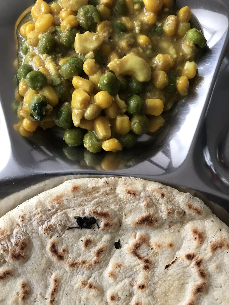 jagesh_dattani's tweet photo. 👨👩👧👦 #SundayBrunch Creamy cashew, peas and sweet corn curry 😋 with home made naan assisted by our 12 year old. #Veganuary2021 Day 24 #VeganuaryWorkplaceChallenge #Vegan 🌱 #ProPlant💪 #PlantStrong https://t.co/BHp6x9NlKN