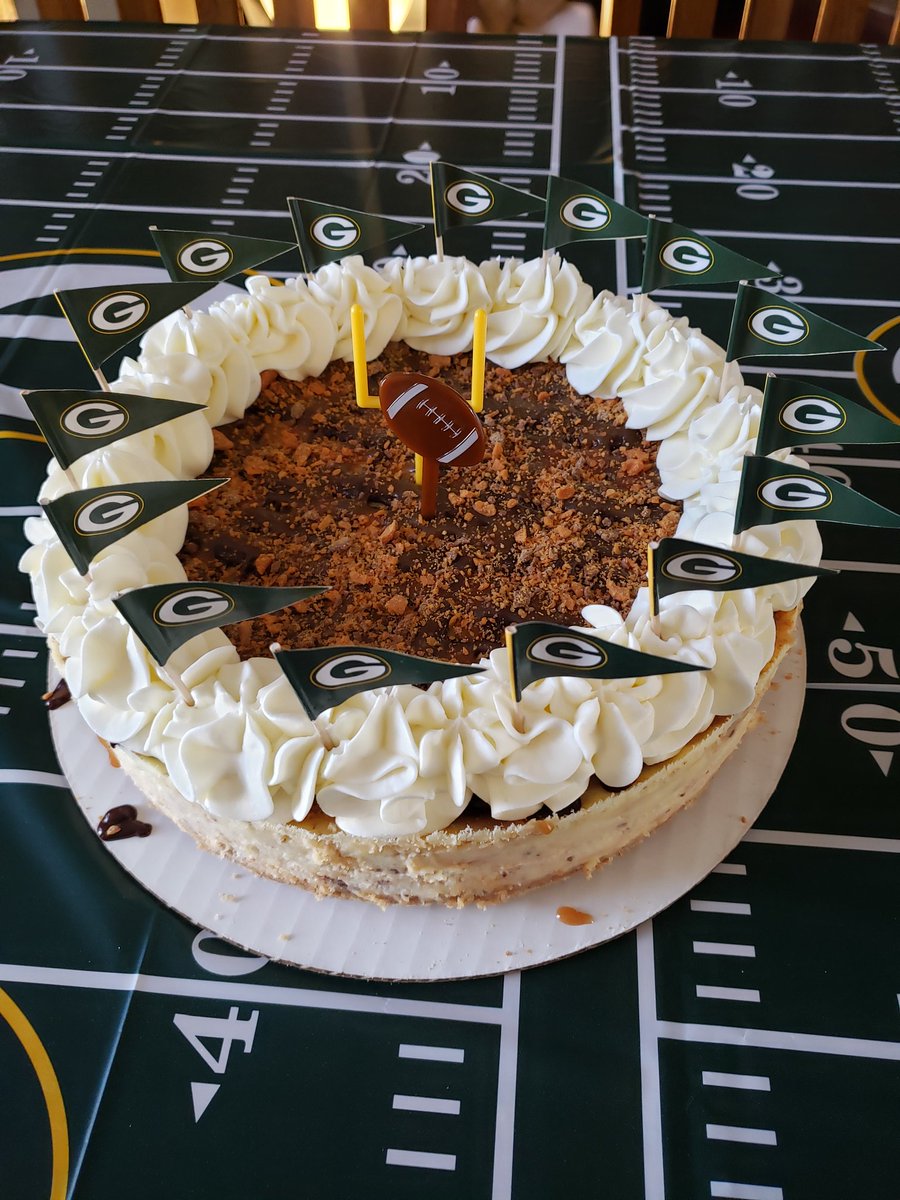 fivethumbsupdes's tweet photo. Go Pack Go! https://t.co/rQBenvYTEN