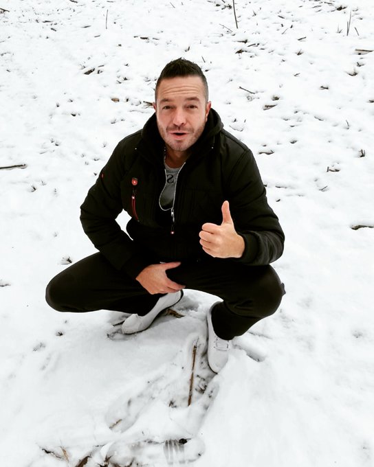 Mit-Glied im Skigebiet 🤪 #winterzeit #skigebiet #winterboy #kaltdrau&szlig;en #schnee #schneezauber #winterindeutschland<a href="/tag/winterzeit"class="tags">#winterzeit</a><a href="/tag/skigebiet"class="tags">#skigebiet</a><a href="/tag/snow"class="tags"><span>#snow</span></a><a href="/tag/snowman"class="tags"><span>#snowman</span></a><a href="/tag/letitsnow"class="tags"><span>#letitsnow</span></a><a href="/tag/wintertime"class="tags"><span>#wintertime</span></a><a href="/tag/niceguy"class="tags"><span>#niceguy</span></a>