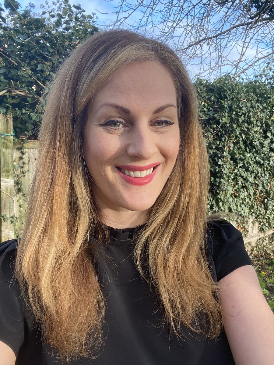 A thread. Here goes... this is the face of years of domestic abuse and coercive control.I took this on Christmas Day when he last threatened to turn up at my house. The smile doesn’t meet the eyes but I desperately wanted to keep up with the world, be insta ready or whatevs...