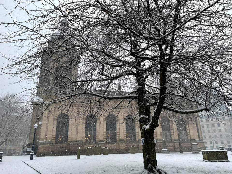bhamcathedral's tweet photo. The #CathedralChoir have made it in for this morning's Choral Eucharist! Watch it live at https://t.co/rSG2YKv9at. #praysafestaysafe #CathedralLife @cofebirmingham @churchofengland @engcathedrals @ChurchTimes @birmingham_live https://t.co/ZYt9fQiZGp