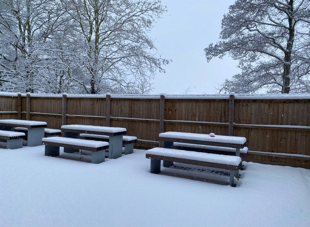 HWFireControl's tweet photo. Lovely snowy view from Fire Control this morning ❄️❄️ https://t.co/tBdZztbKSf
