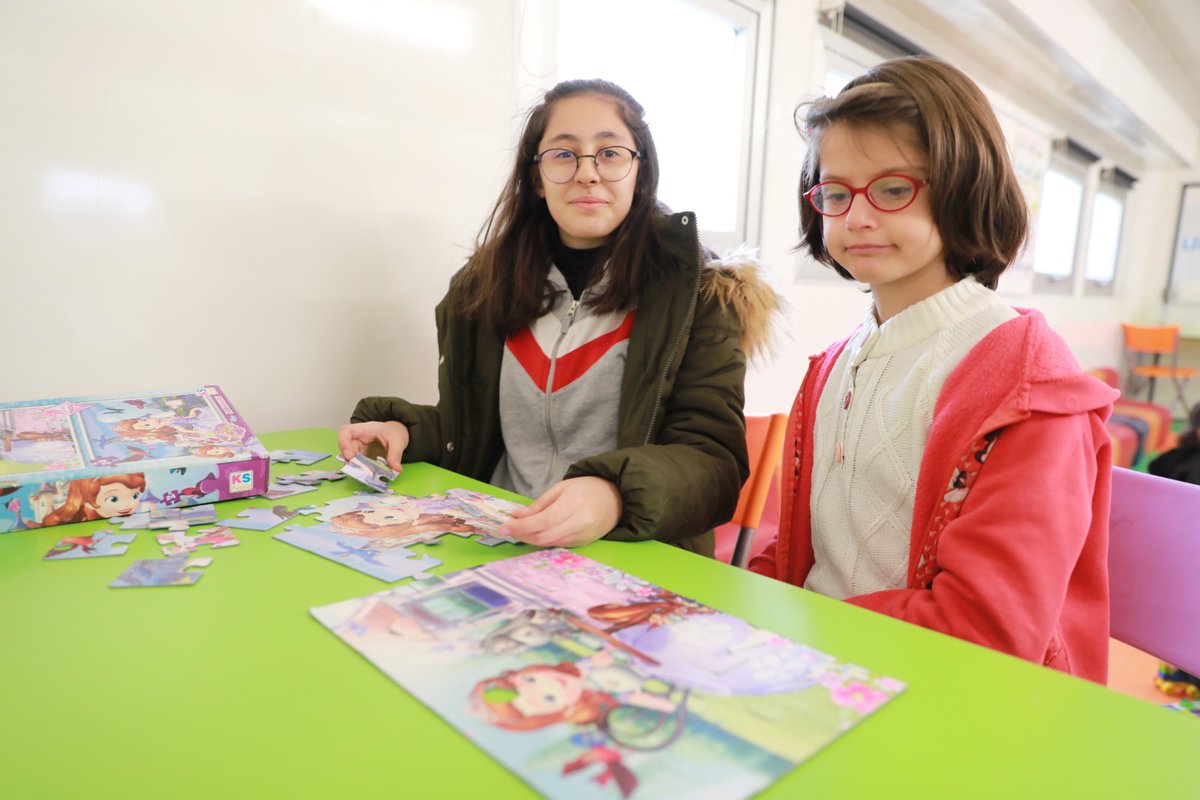 Sizler hep gülün diye Kızılay var.
Depremin çocuklar üzerinde yarattığı etkiyi azaltan Kızılaya teşekkürler
#ArtçılarıKalbimizde