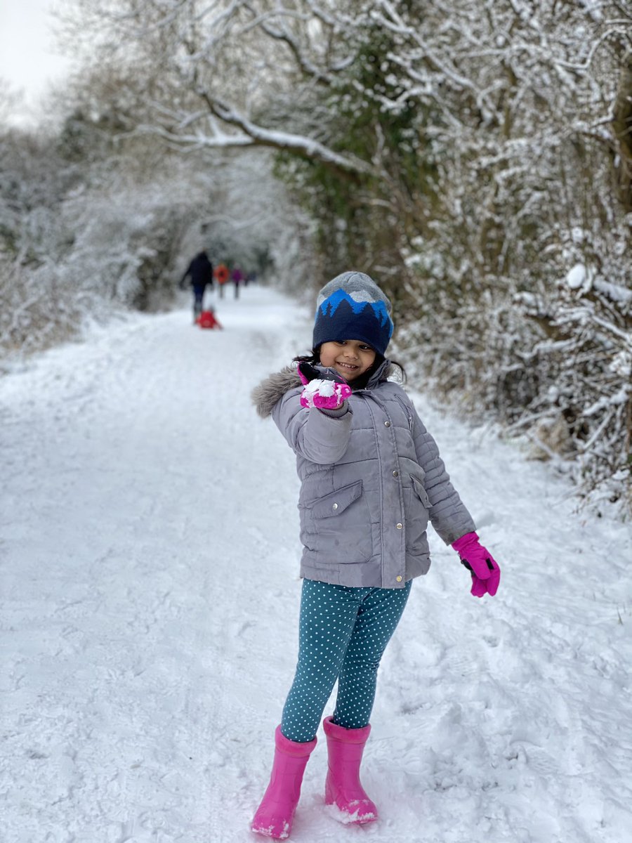 creativepull's tweet photo. Ishani Enjoying the snow #snowactivity #snowday #snowman #snowangel #snowball #snow @Soph_Bowers @aknight_amy @MrsMurp85393877 @clearythom @MrBTweets2 @TheCroftPrimary https://t.co/Tt4mjAhdCZ