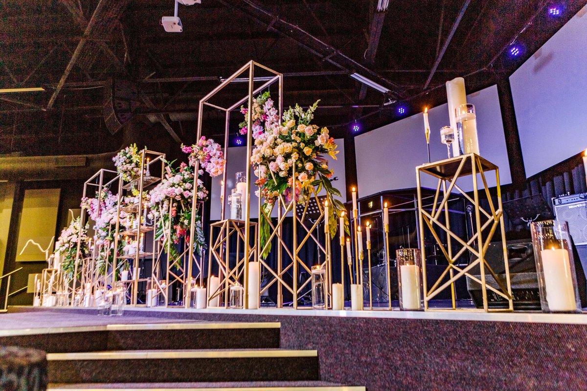 nonoevents's tweet photo. #DignifiedSendOff
#HallSetup
#MultipleCandleHolders #CandleTower
#Funeral Service #RIP #FloatingFlowers #FuneralServiceSetup
#FuneralServiceDeco #FuneralCeremony
#Deco #FurnitureHire #Flowers
#NonoEvents https://t.co/WbGCamYFyJ