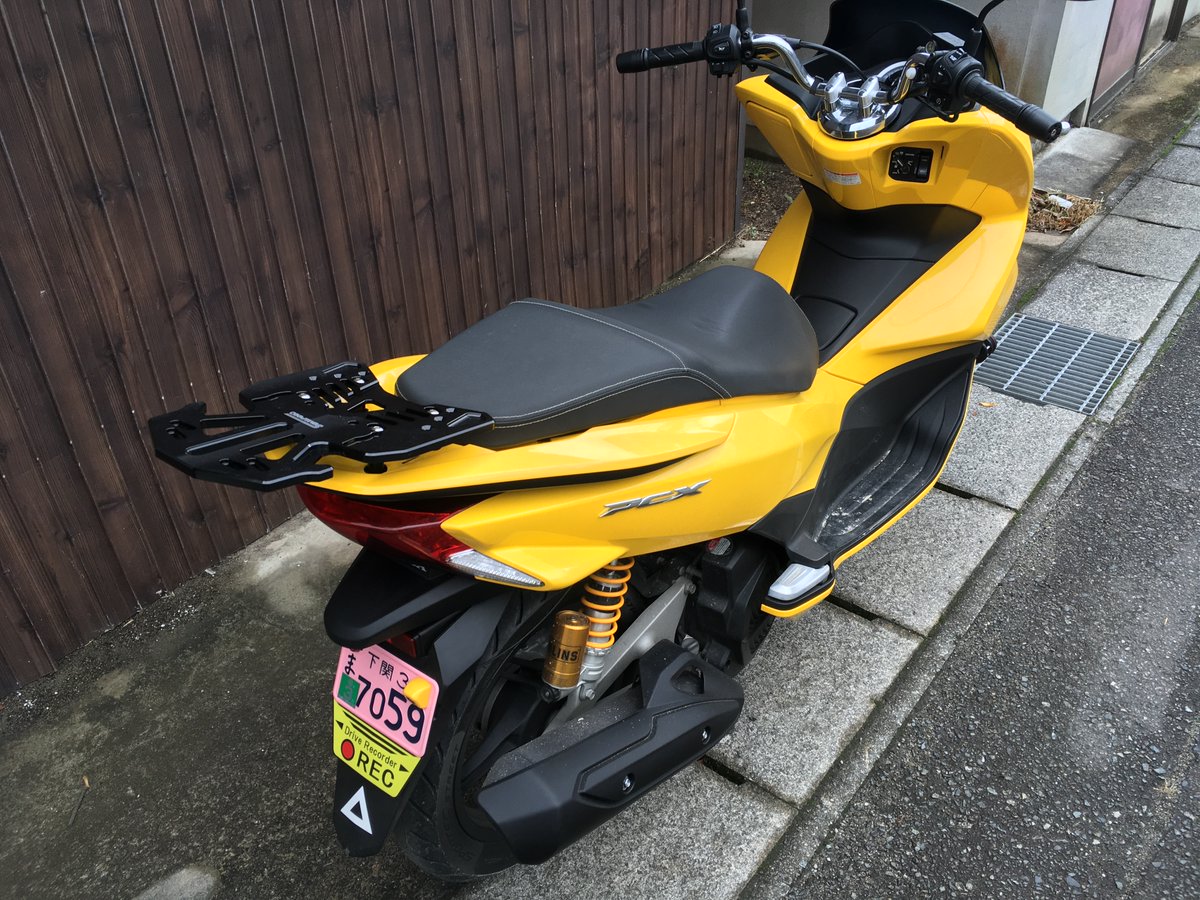ninmuso's tweet photo. 全貌とリアキャリア。#SEMSPEED #PCX https://t.co/5ZIybOYlFm
