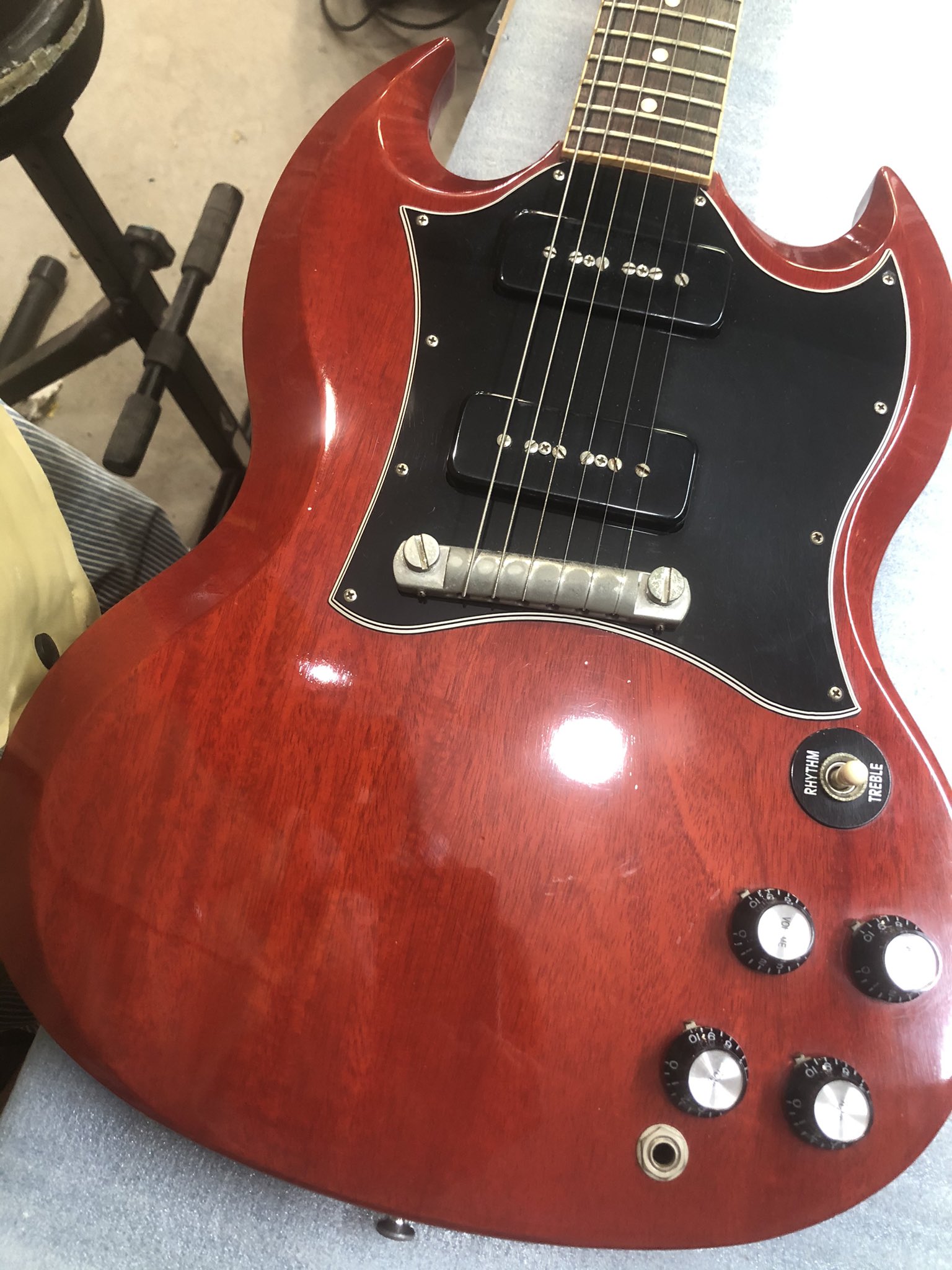 GIBSON向け USA製 アルミ ラップアラウンド テールピース ヒスコレ Amazon.co.jp: Musiclily Ultra 10.4mmアルミ製ラップアラウンド