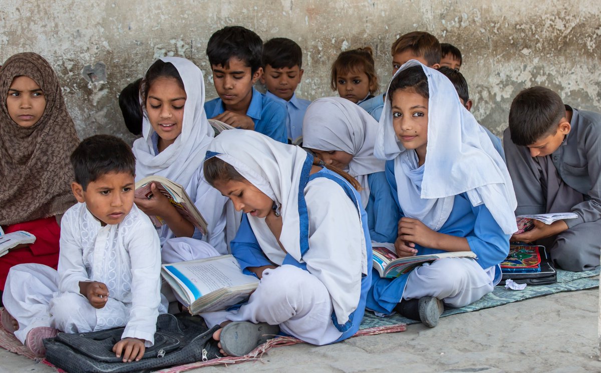reall_int's tweet photo. Over 240,000 children from families on low incomes have better access to education because of @reall_int's #affordablehousing initiatives. Find out more on @UN #InternationalEducationDay.

📚 Read our latest blog 👉 https://t.co/1HxrnvYusu

#education #socialimpact https://t.co/aPbgrR4tgN