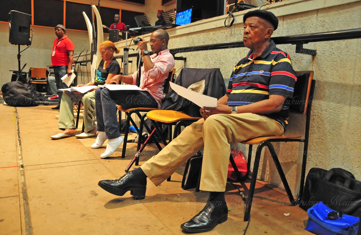 Music giant Dr Jonas Gwangwa who passed away on 23 January used his influence to promote the language of his people MaNdebele ase Nyakatho:
mukurukurumedia.co.za/2021/01/24/jon…
