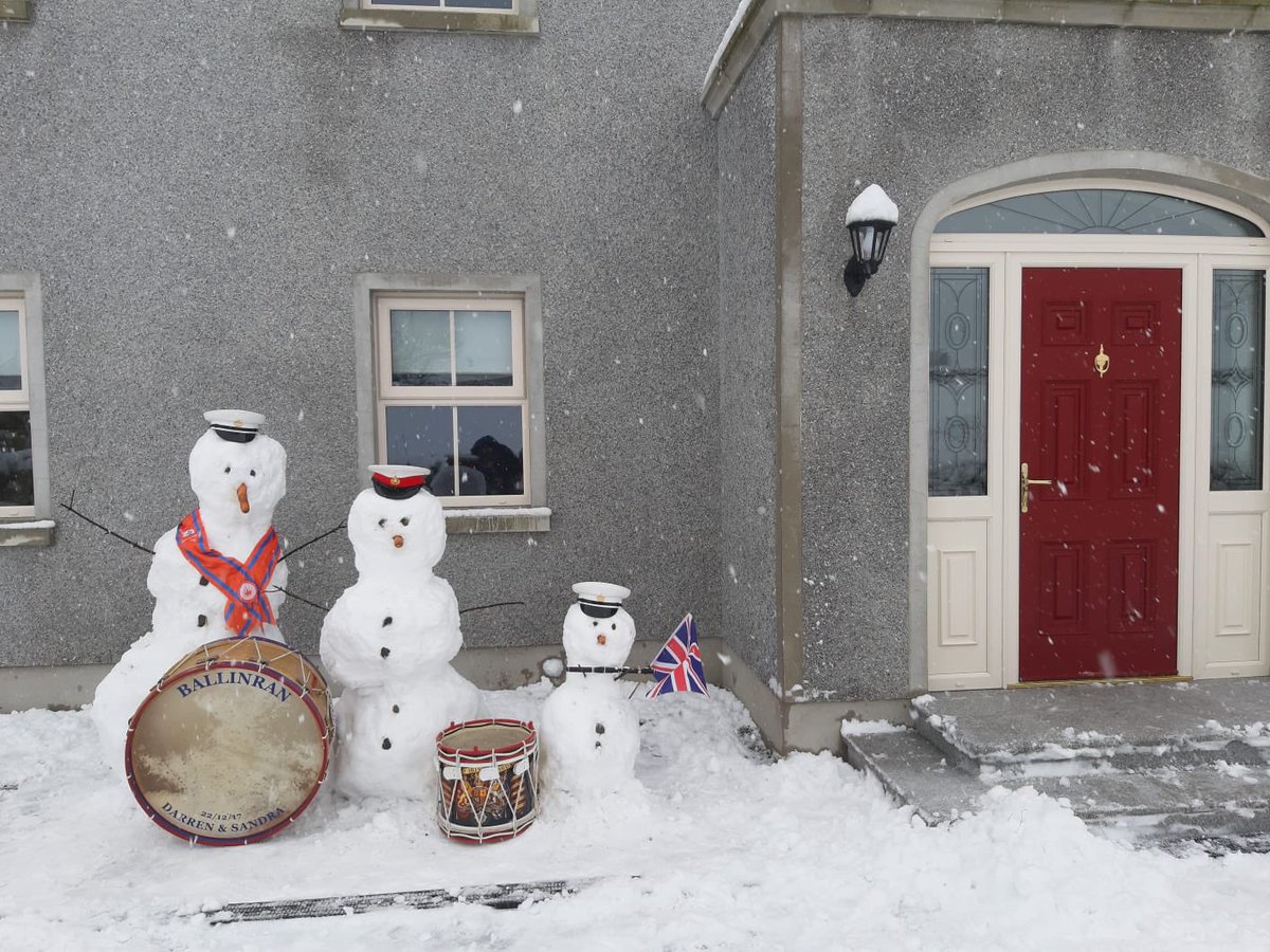 POB_Flute_Band's tweet photo. Some new members #snow #snowman https://t.co/VLuTnSMRdo