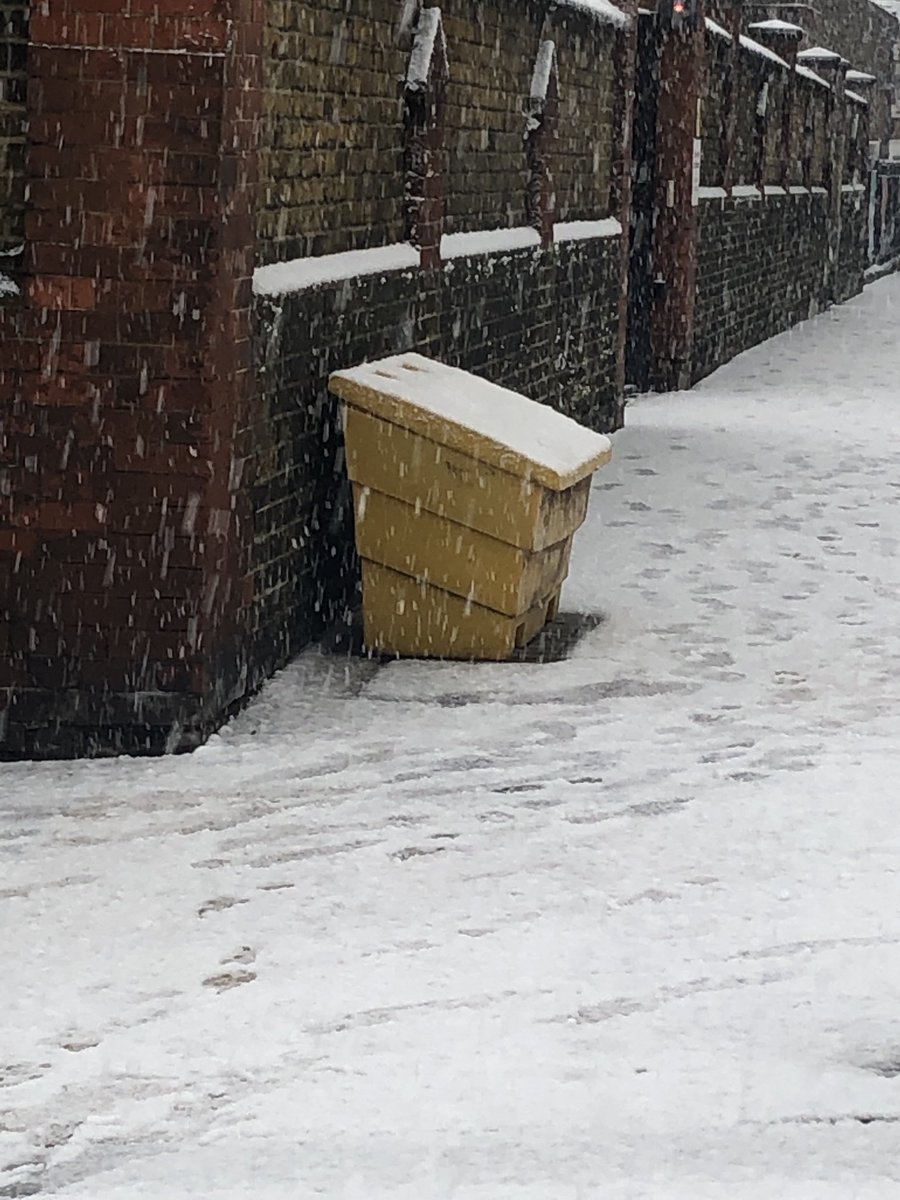 On the day like this grit bins will be handy. Over 50 of these yellow bins all over the borough.  wandsworth.gov.uk/roads-and-tran…