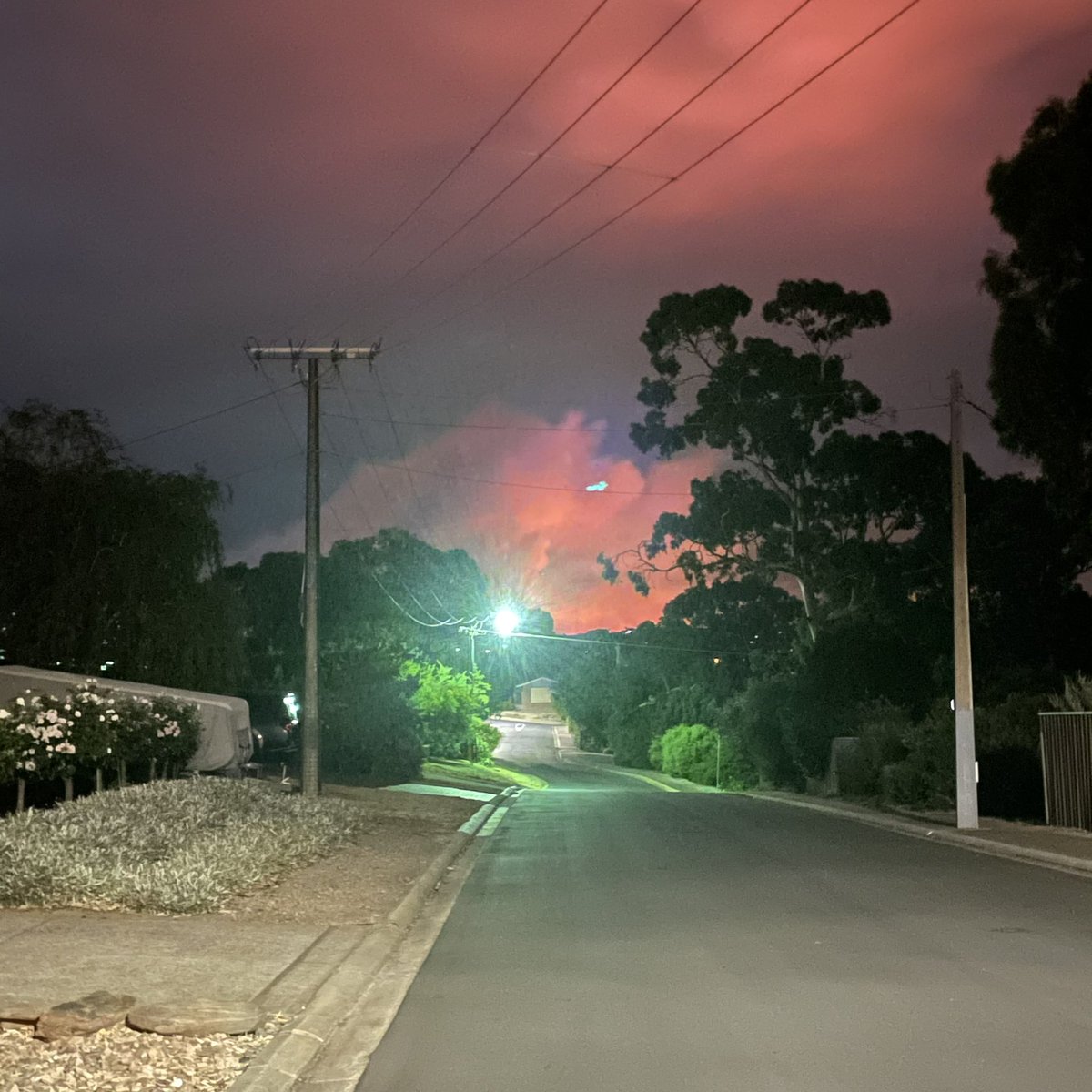 Bushfires are terrifying. Just outside the danger zone here in #HappyValley here’s praying for favorable firefighting conditions tonight 🙏🏼 stay safe. 
Eerie watching the aircraft flying in and out of the thick smoke #CherryGardens #cfs #SAFires