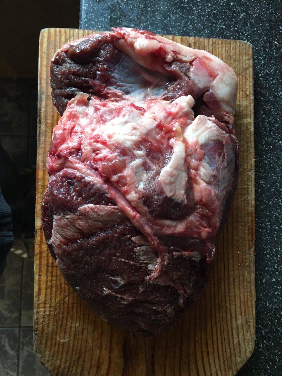 ianfarmsolution's tweet image. Angus ox cheek in the slow cooker, just what you need for Sunday dinner on a snowy day 🐂❄️❄️👍🚚🥛🐄😊