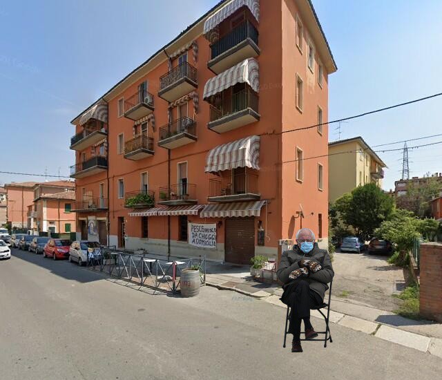 PabloTinti1's tweet photo. #BernieSanders #propagandalive #santaviolabologna #Bologna https://t.co/cnzPOvegPc