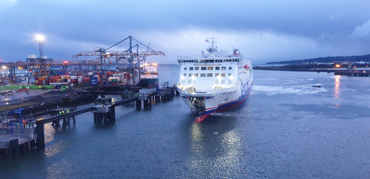 the Belfast - Birkenhead. Then the plan is the week after next Edda will be back & we'll have our 3 new bigger E-Flexers in operation together for the first time ever. Embla & Edda boosting capacity from to & from Belfast. While Estrid will be adding weight to & from Rosslare...