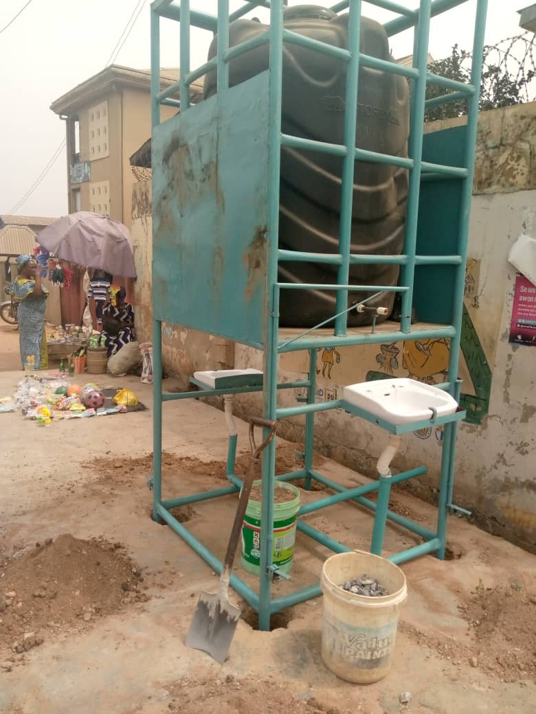 Molete PHC, Ibadan is yet another public place we've extended the installation of handwashing facility to. We're  on a mission, in partnership with <a href="/WaterAidNigeria/">WaterAid Nigeria</a>, to install several of these facilities in different public locations to fight against the spread of #COVID19.