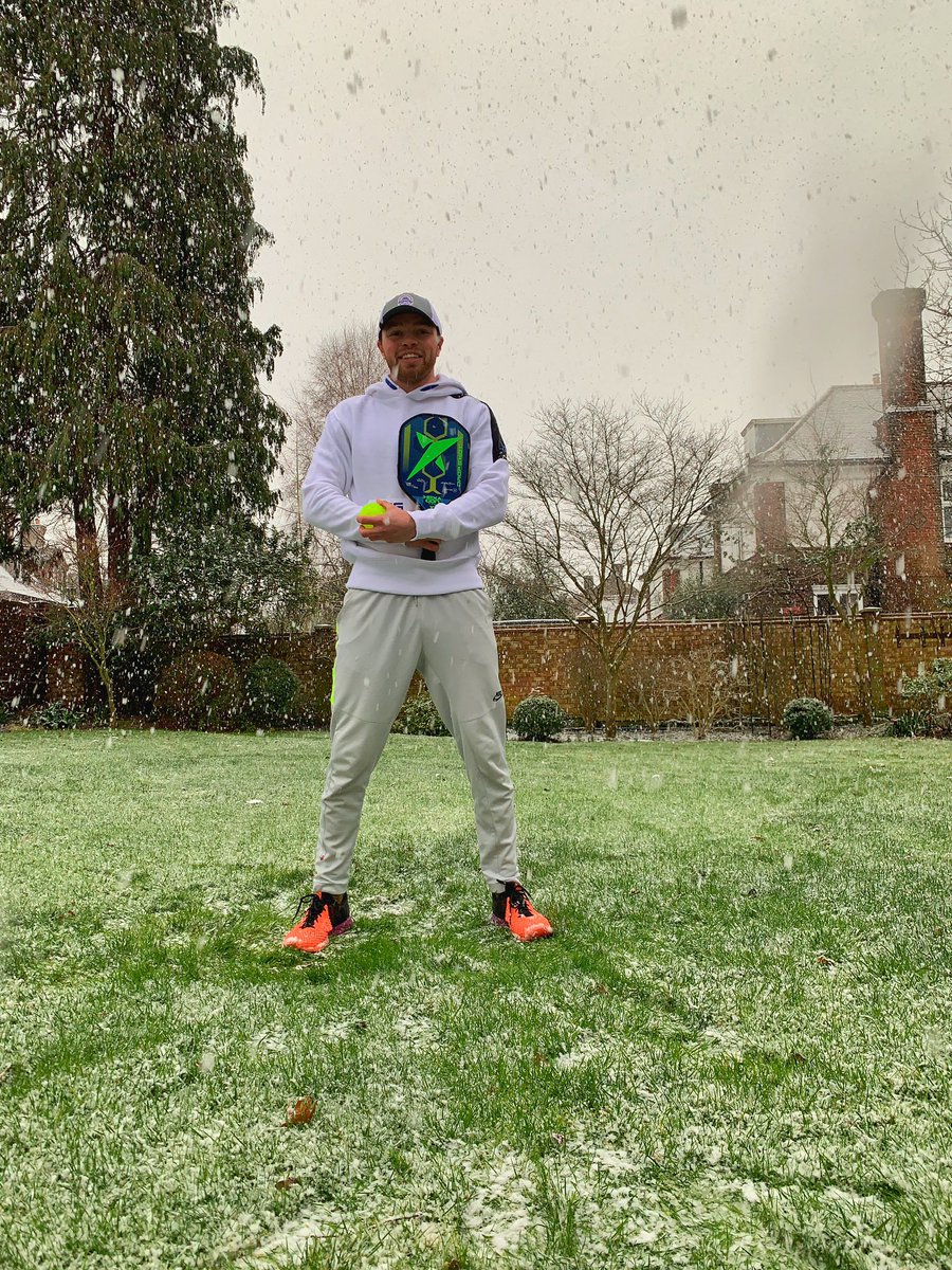 louislavillepb's tweet photo. Snow matter what..I’m playing pickleball ❄️🏓🏓
.
.
#pickleball #snow #wimbledon #lockdown #smile #pose #dropshot #pickleplay #sport #cold https://t.co/OWcshzZ2XJ