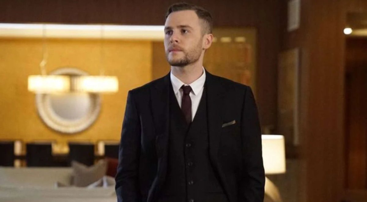 + what the FUCK my BOY and he deserves MORE and im SO HAPPY HE FINALLY HAD SIMMONS LIKE SERIOUSLY HE DESERVED HER AFTER ALL THAT TIME AND HE'S SO..... plus even as a villain he is SEXy he is so hOT and i dont know wHY he's just...... everything abt him i will PROTECT HIM and