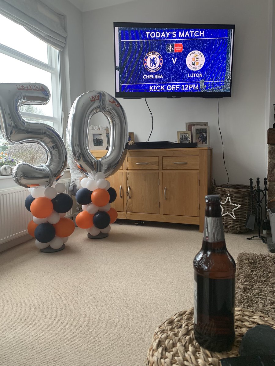 KarlDanes1's tweet photo. #hattersathome ⚽️ All set to watch 📺 an #FA cup upset 🤞🏻 @LutonTown vs @ChelseaFC   Gutted we all can’t be there 🦠 😖.  The LTFC birthday balloons will hopefully be a lucky omen 🙏🏻 #COYH https://t.co/rEY79dZfXz