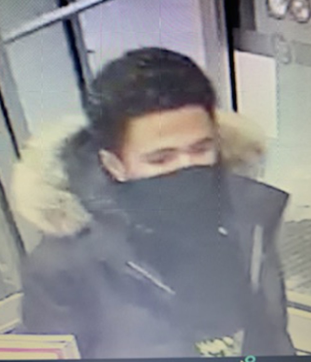 ChiefKnoll's tweet photo. HPS is looking to ID this person wanted in connection with a theft from @ShopprsDrugMart in Hanover. Anyone with information is asked to contact HPS or @CrimeStoppersGB. https://t.co/FvsB44u5Fl