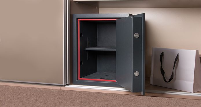totalsafes's tweet photo. Here are a few tips on having a Safe Installed https://t.co/FWckfcRc81 #Safe #SafeInstallation #InstallationQuestions #Installation #SafeInstall #TotalSafes #Security #SecurityForTheHome https://t.co/NNIvgqbobN