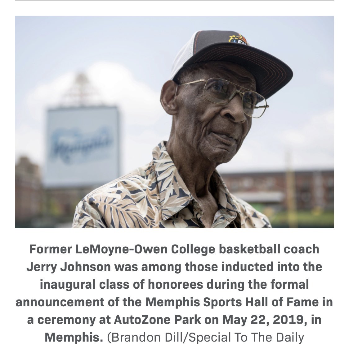 We loss a Memphis/ LeMoyne-Owen College Institution... RIP Coach Jerry Johnson 🙏🏾🙏🏾🥲... every time I met and talked to Coach Johnson it was a lesson on Life. My condolences to his family and that includes ALL HIS PLAYERS. 
#jerryjohnson #lemoyneowencollege