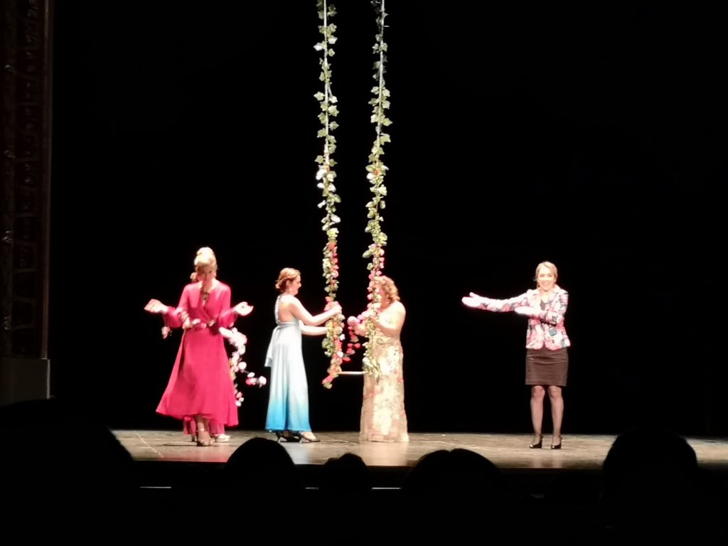 nllaurado's tweet photo. Tarda de teatre al #Bartrina amb “Molt soroll per no res” de la @gataborda! Seguim apostant pel talent local 👫 🎭 #ReusCultura #CulturaSegura https://t.co/fDkVrLFQ0k