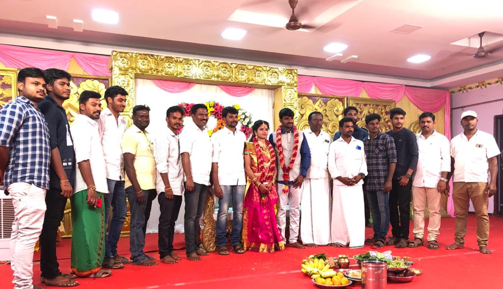 DRMGKOFFICIAL's tweet photo. இன்று (24-01-2021) சின்னசேலம் (கிழக்கு) ஒன்றிய தகவல் தொழில்நுட்ப பிரிவு தலைவர் திரு.J.மணிபாரதி.,ME அவர்களின் இல்ல திருமண விழாவில் கலந்து கொண்டு மணமக்களை வாழ்த்திய போது. உடன் தகவல் தொழில்நுட்ப அன்பு தம்பிகள். https://t.co/k6AoEIjv0A
