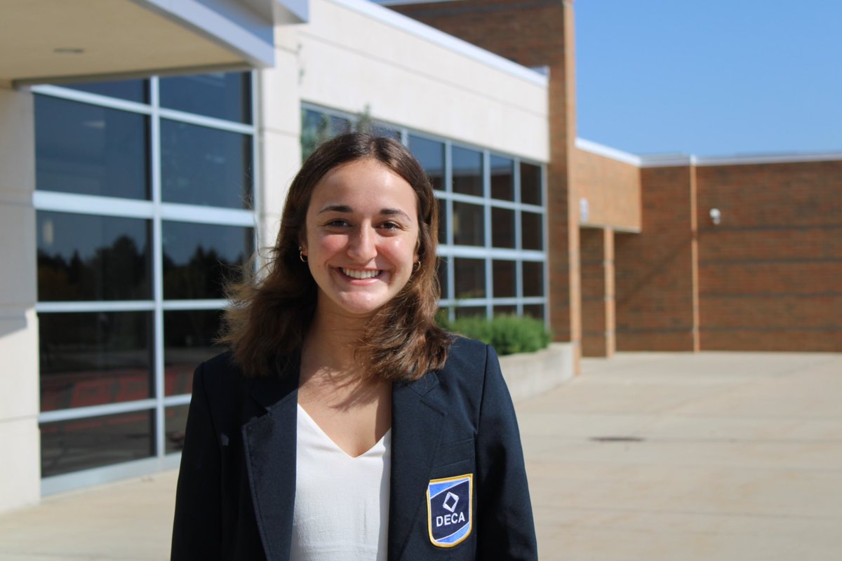 Arrowhead_DECA's tweet photo. SUNDAY SPOTLIGHT featuring Stella! Stella, a senior, has been a part of AHS DECA for three years. She is looking forward to state this year! In addition to DECA, she is involved in Broadway Company, Interact, NHS, and Spanish Honors Society. 🔷⭐️🅰️ #wideca #deca #ahsmarketing https://t.co/ZtIomCxyNn