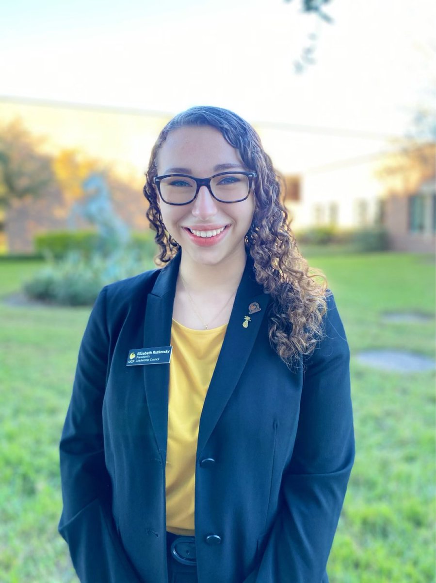 Meet Liz! In addition to being our Public Relations Coordinator, she also serves on the Rosen College Leadership Council and as President of the Rosen College HRDA💼

Liz also helps to provide Orientation to our incoming Knights through her work at First Year Experience!