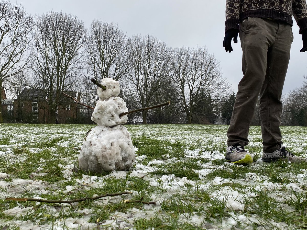 Crap snowmen of South London.
