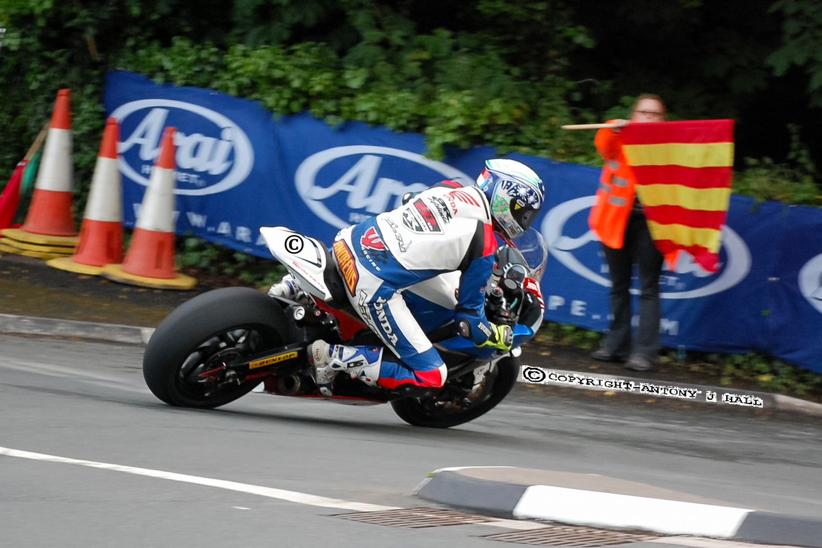 Simon Andrews🇮🇲2012 #rearviewchallenge